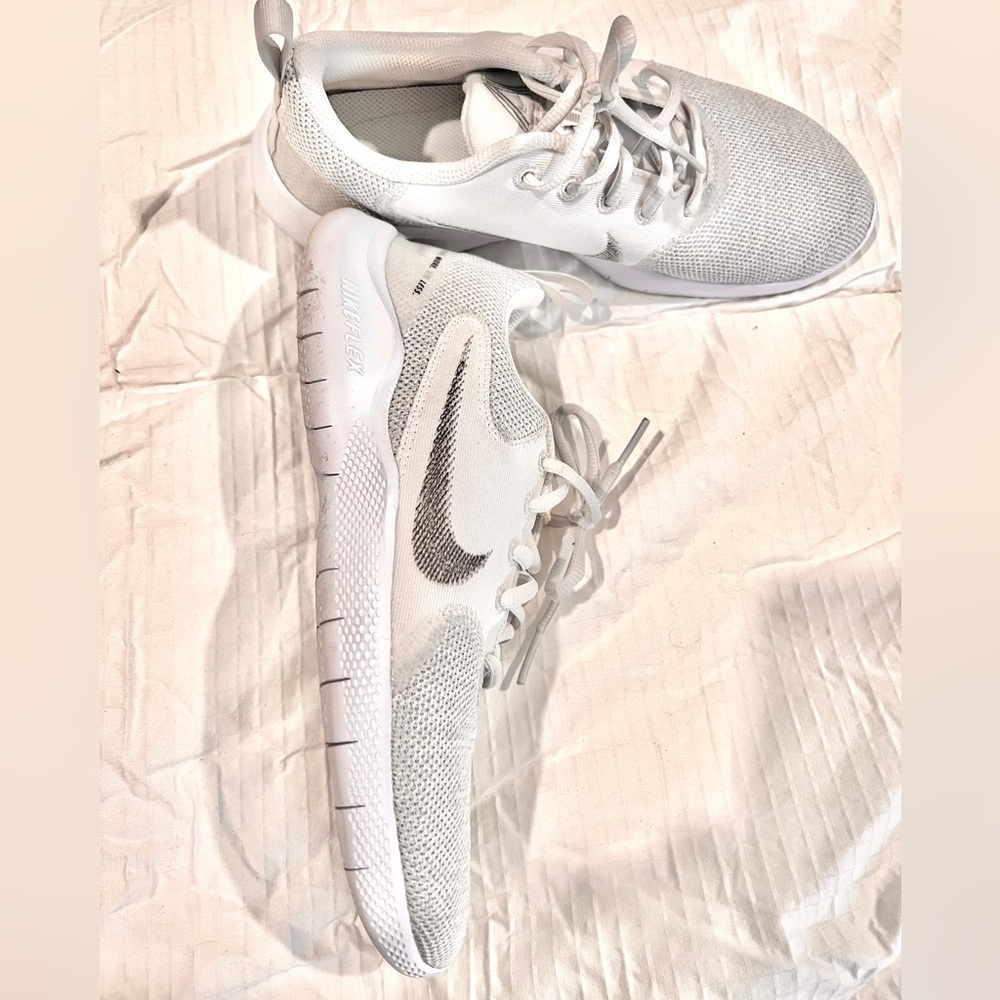 Women’s Nike flex